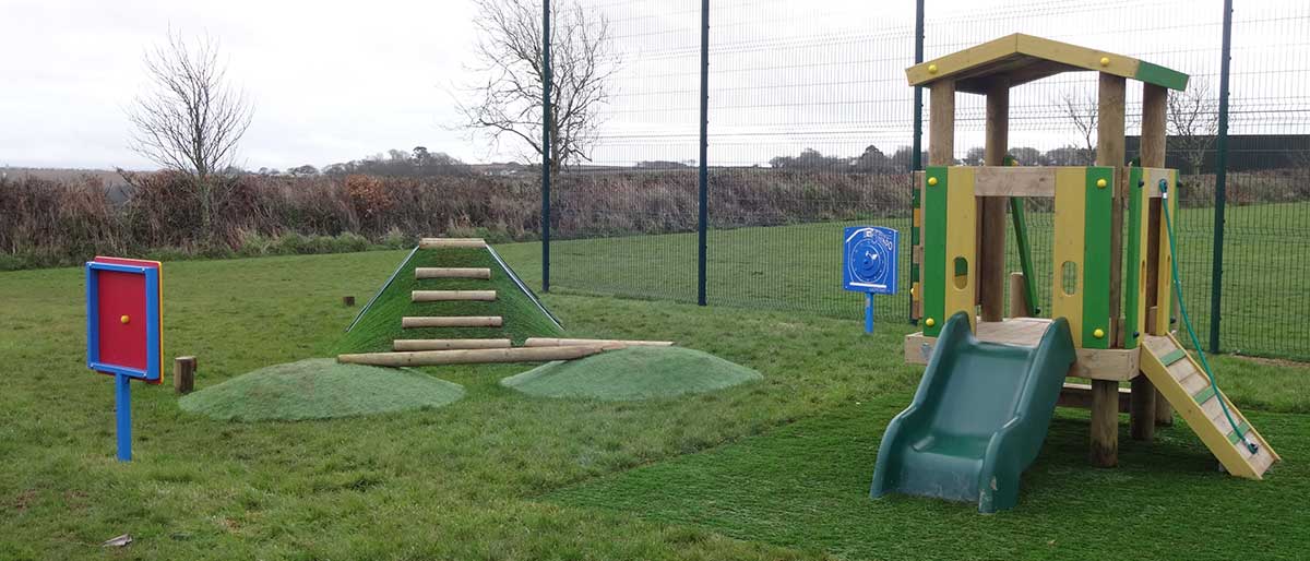 toddlers play equipment